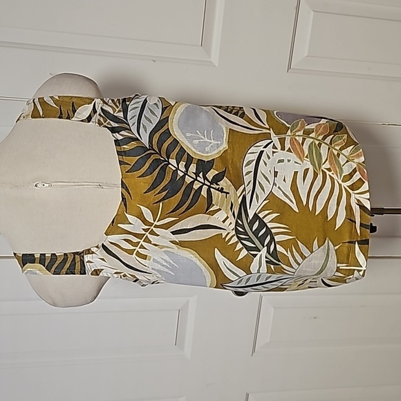 C&C California button-down top. 100% linen. Size large. Palm leaves mustard gray - Picture 5 of 10